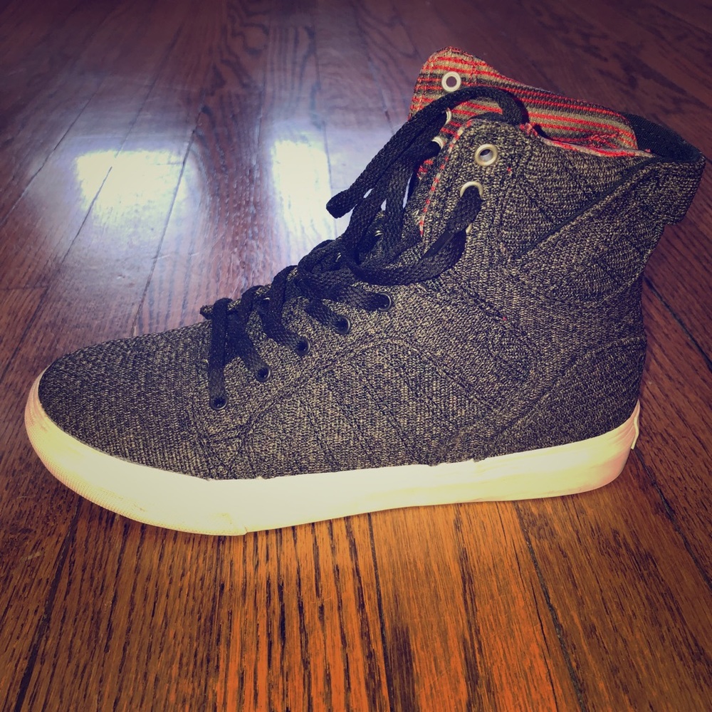 Supra embroidered high top youth size sneakers